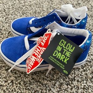 Vans Old Skool (glow in the dark) + long socks